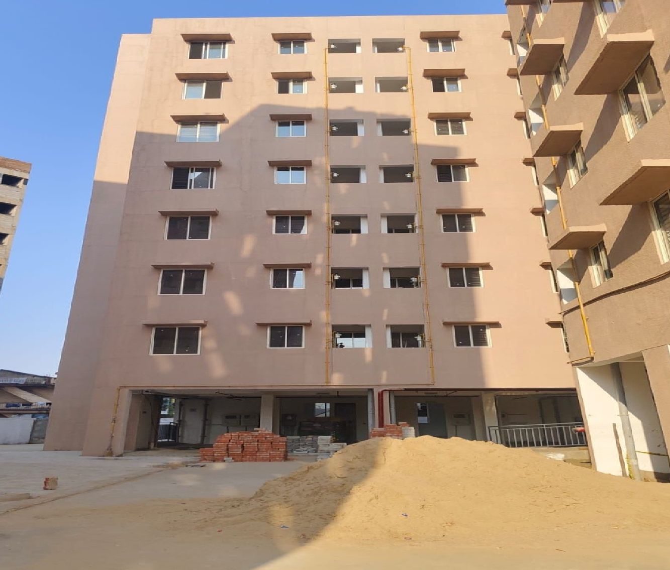 Sinheshwari na Chappra building at Asarwa